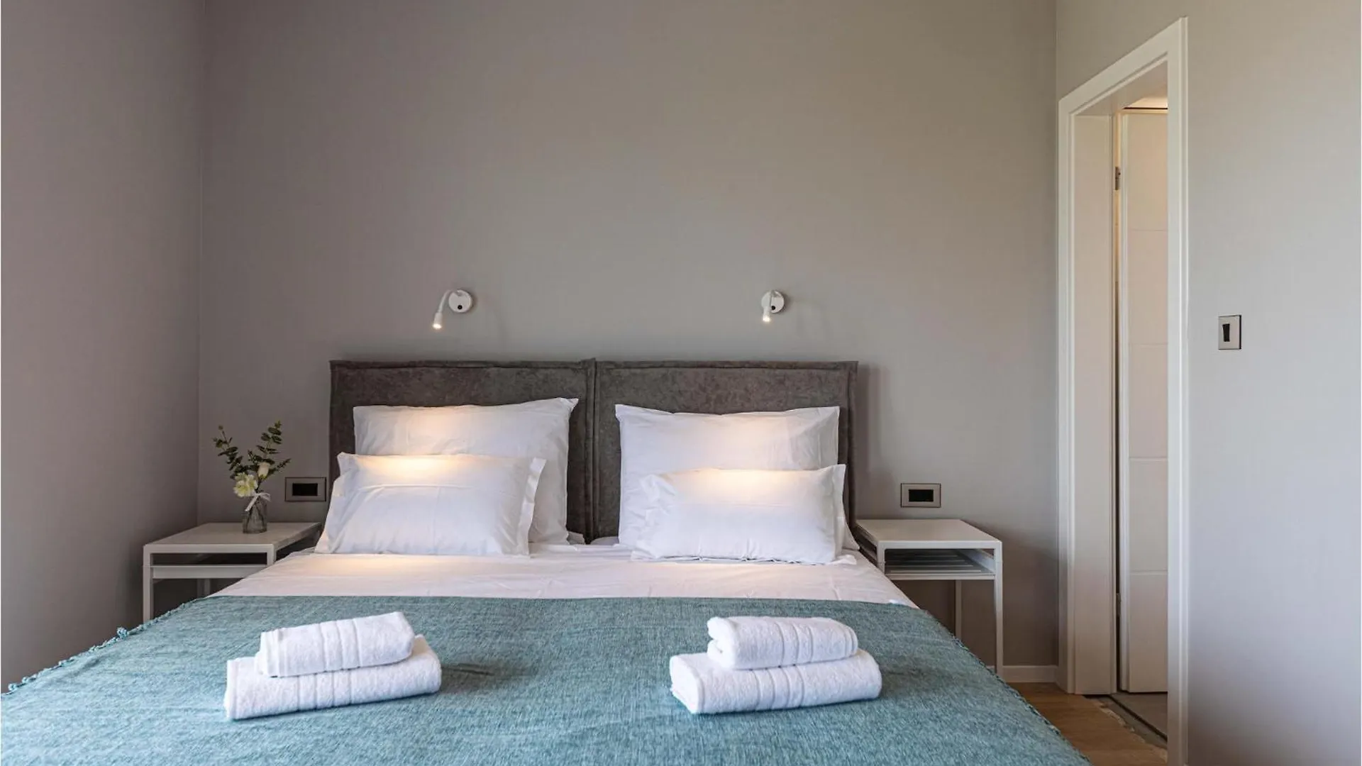 Holiday home 4 Bedroom Beautiful Home In Kastel Stafilic