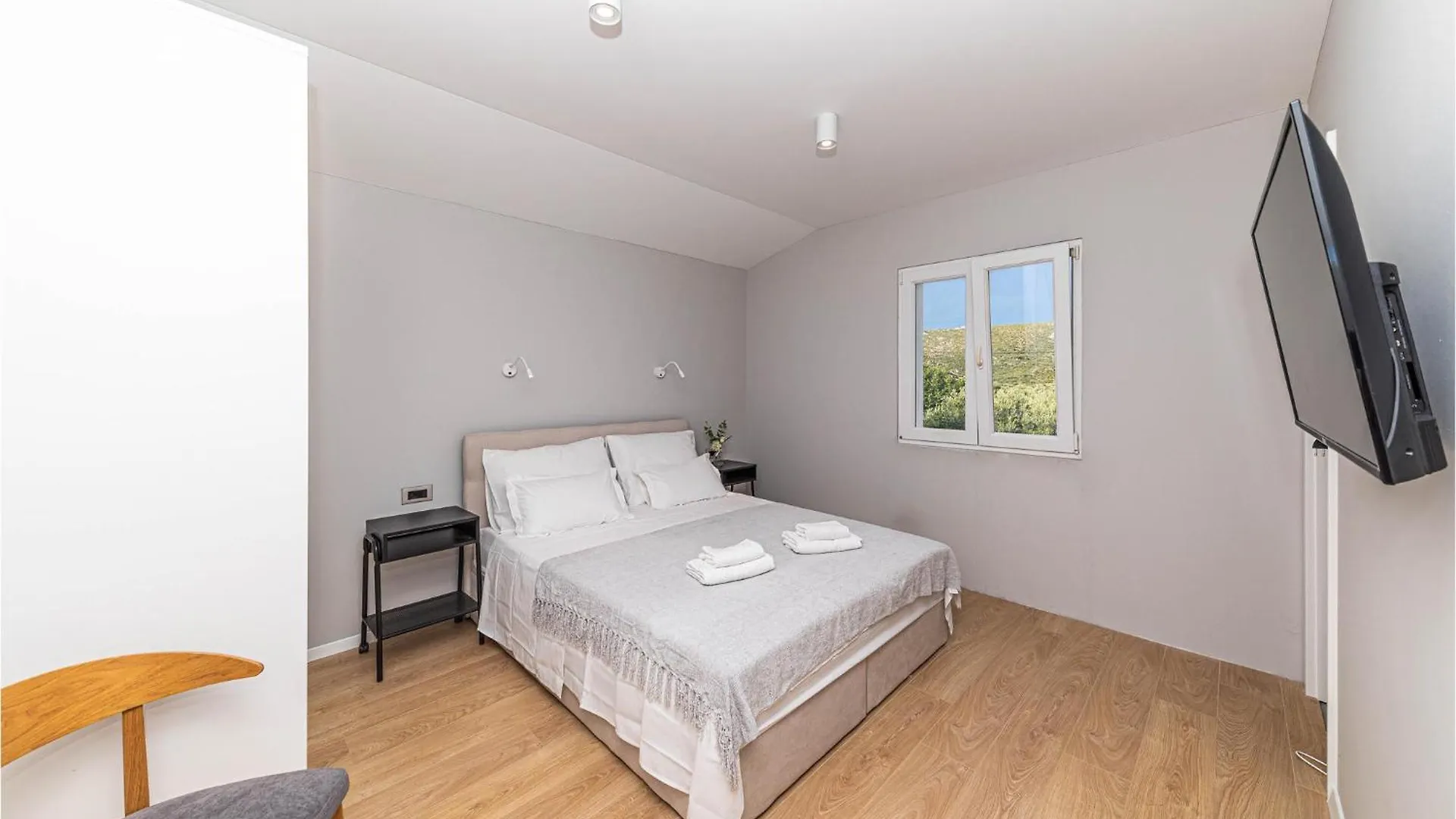4 Bedroom Beautiful Home In Kastel Stafilic Holiday home