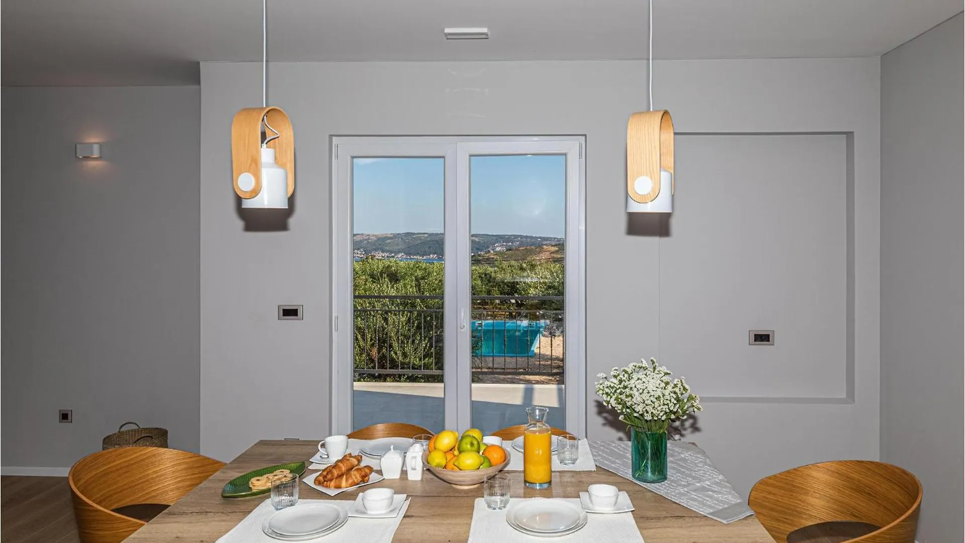 4 Bedroom Beautiful Home In Kastel Stafilic 0*,