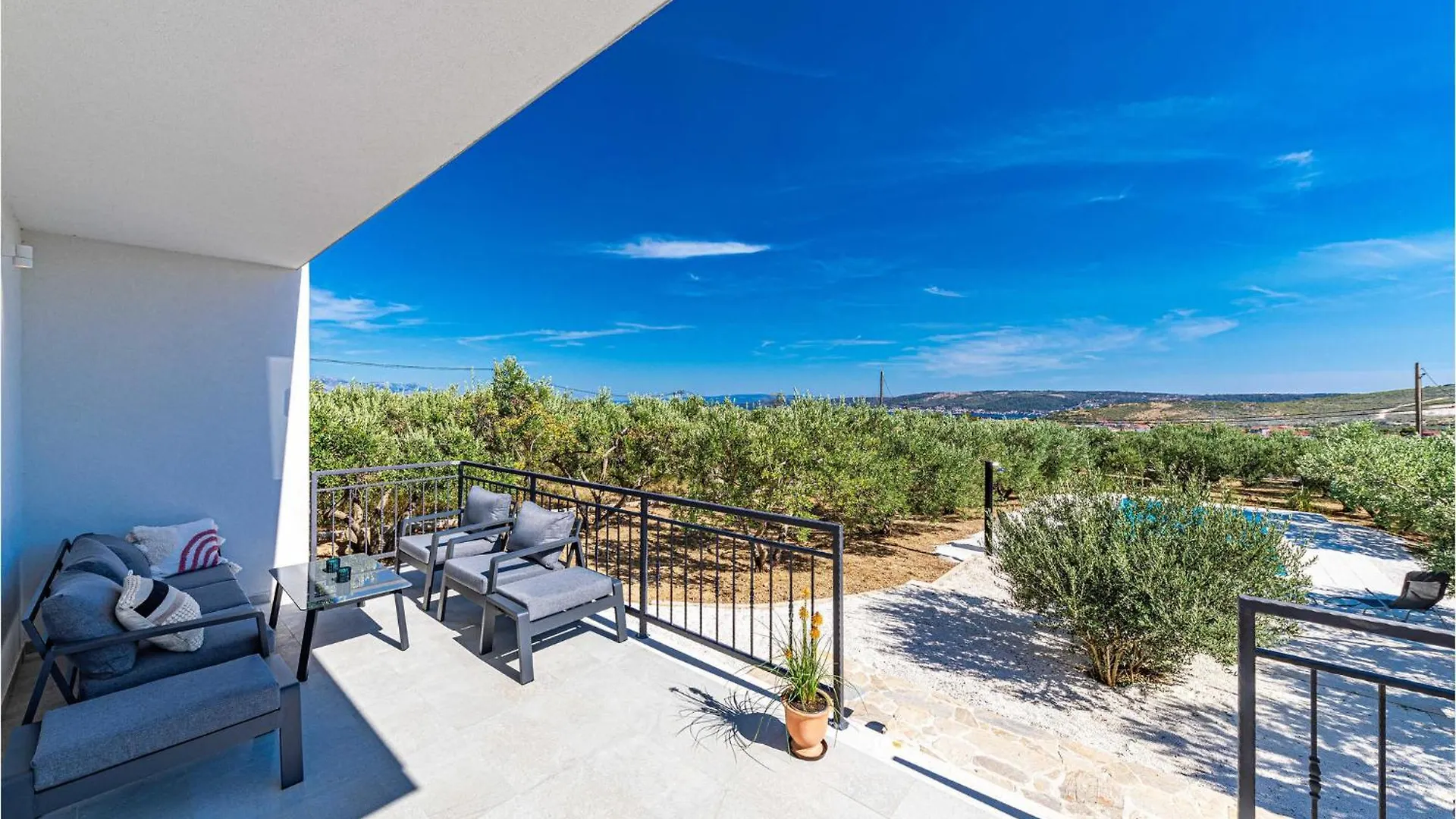 4 Bedroom Beautiful Home In Kastel Stafilic Holiday home