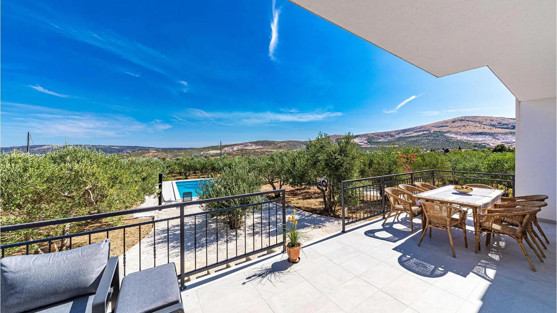 4 Bedroom Beautiful Home In Kastel Stafilic Holiday home